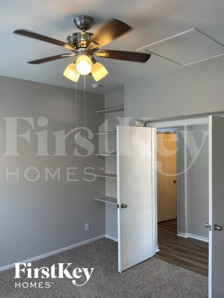 Building Photo - 971 Whispering Grove Ave