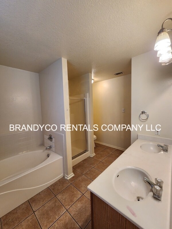 Building Photo - 3214 Rampart Loop