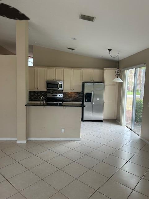 Building Photo - 987 NW Mossy Oak Way