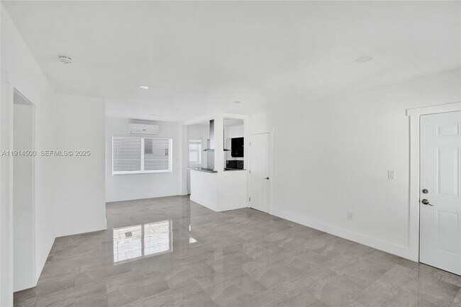 Building Photo - 7115 Rue Granville