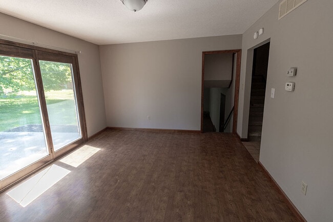 Building Photo - 306 W Briarwood Ln
