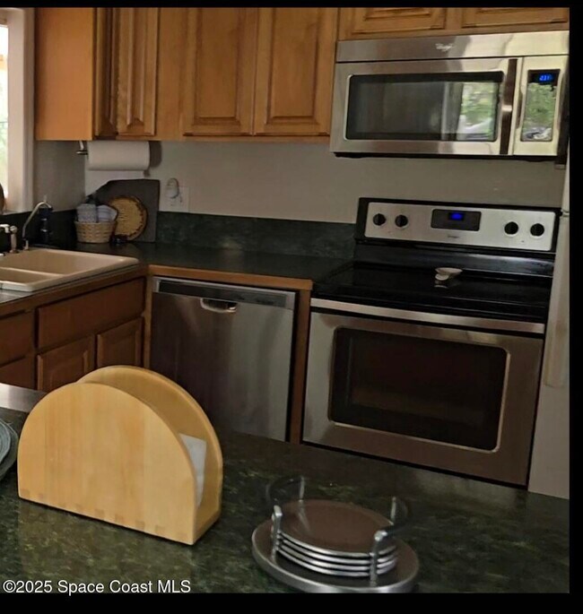 Building Photo - 141 E Exeter St