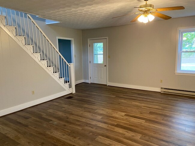 Building Photo - Coming soon! 4 Bedroom Farmhouse for Rent ...