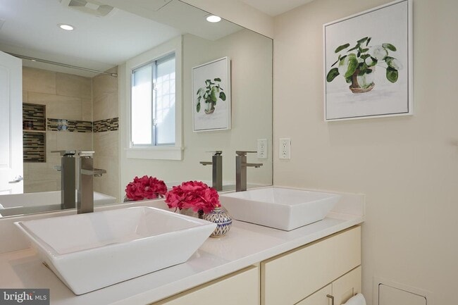 Building Photo - 34 Channing St NW