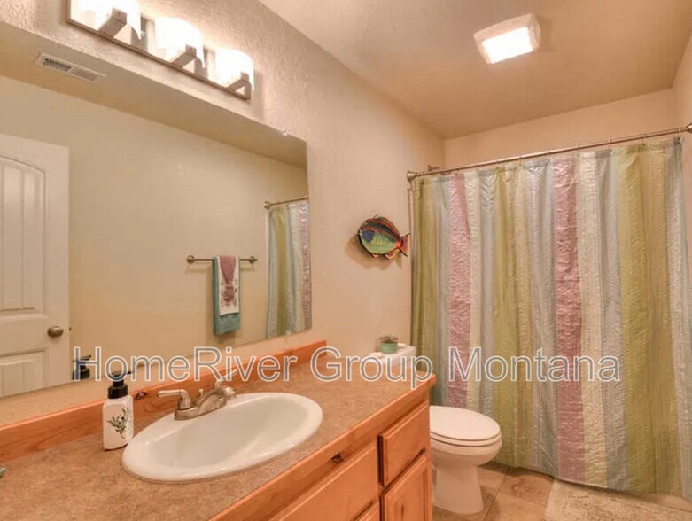 Building Photo - 1219 Linnea Ln
