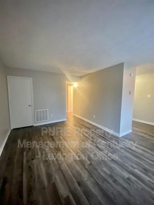 Building Photo - 301 Christy Allyn Ct