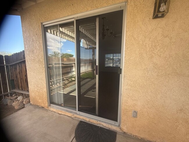 Building Photo - Victorville Home- Nice 2 Bedroom, 2 Bathro...