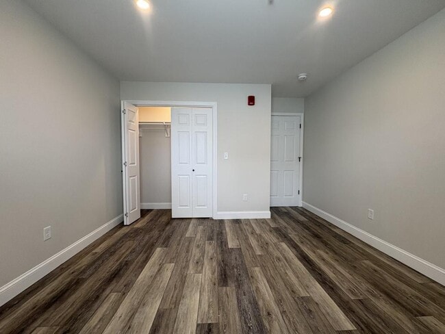 Building Photo - 37 Cottage St