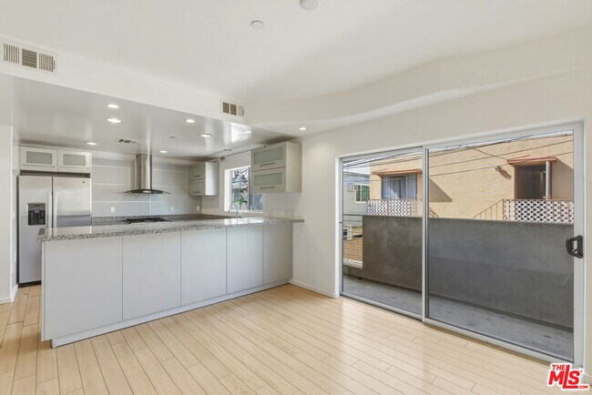 Building Photo - 3637 Dunn Dr