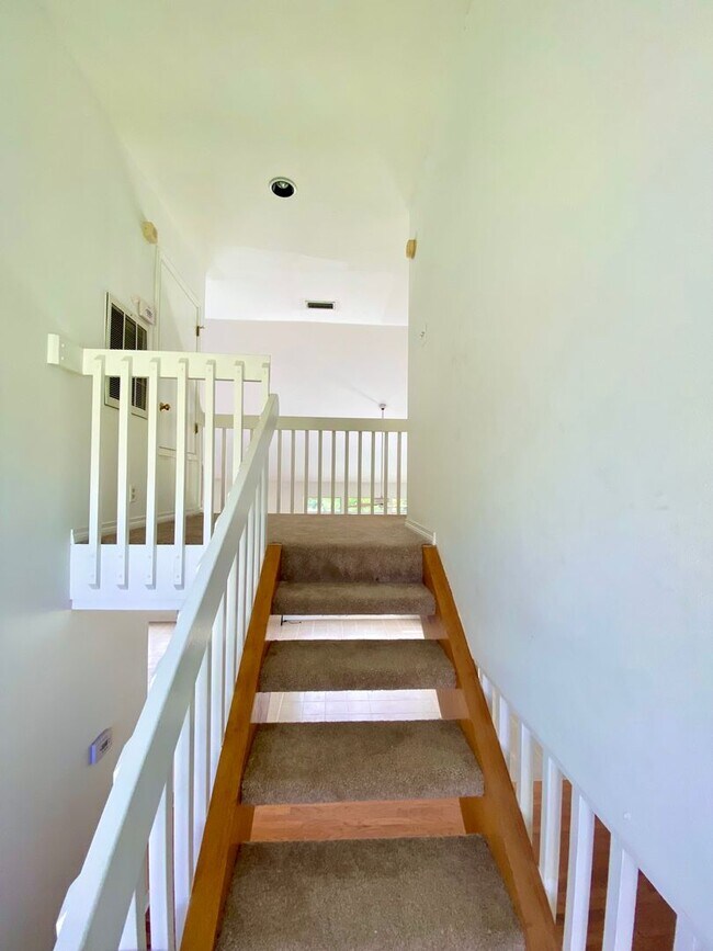 Building Photo - ** NEW GREENACRES PLACE 3/2 HOME **