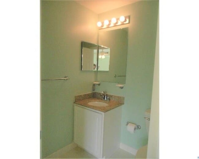 Building Photo - 3904 Eastview Ln