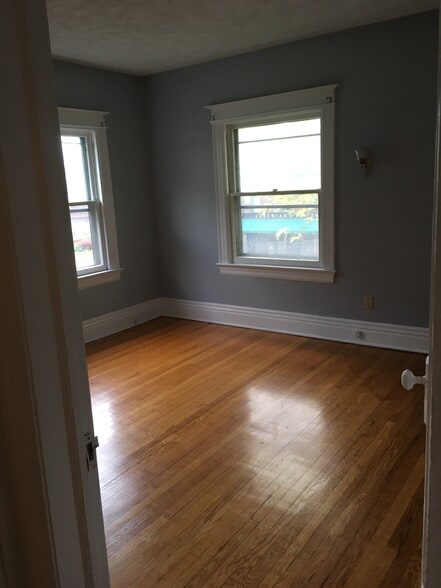 bedroom 2 - 1115 Monroe Ave
