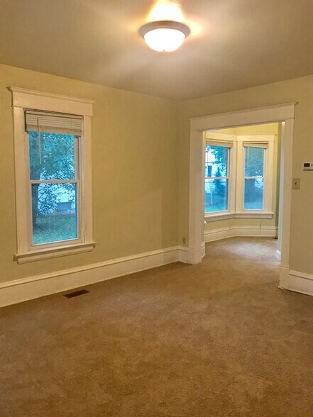Living room - 230 9th Ave N