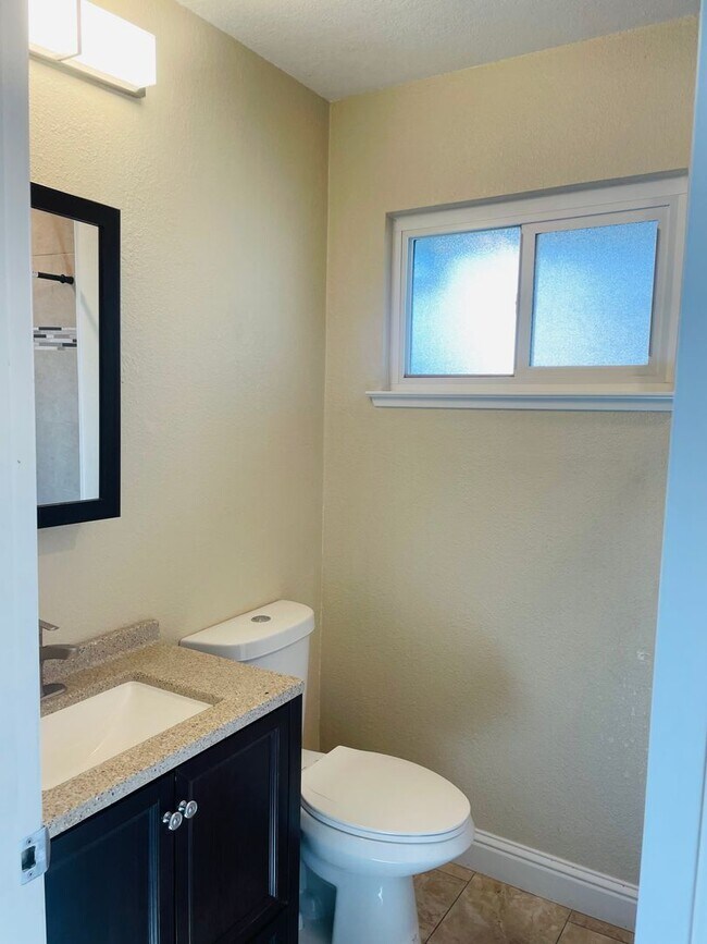 Building Photo - 7417 Tierra Way