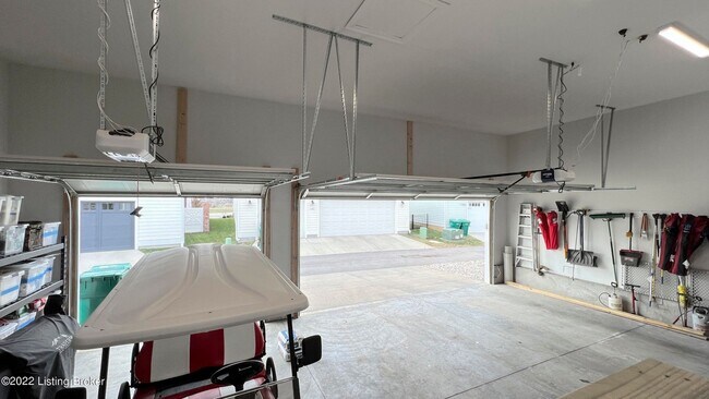 Building Photo - Enviable 4 bedroom and 3.5 bath home with 3 car garage available in North Commons