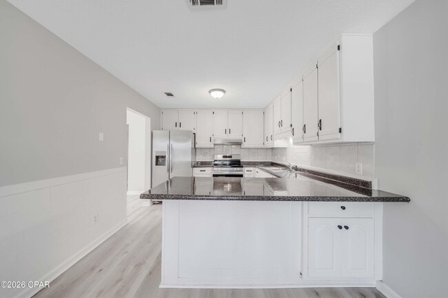 Building Photo - 7011 Lois St