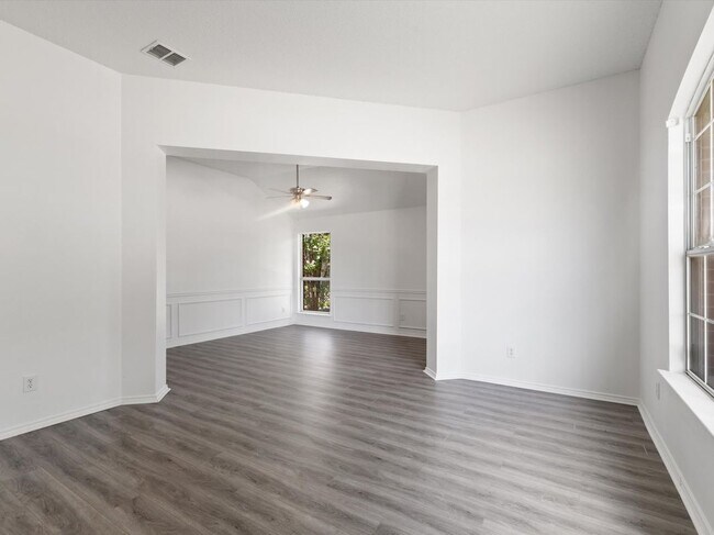 Building Photo - 5705 Frio Dr