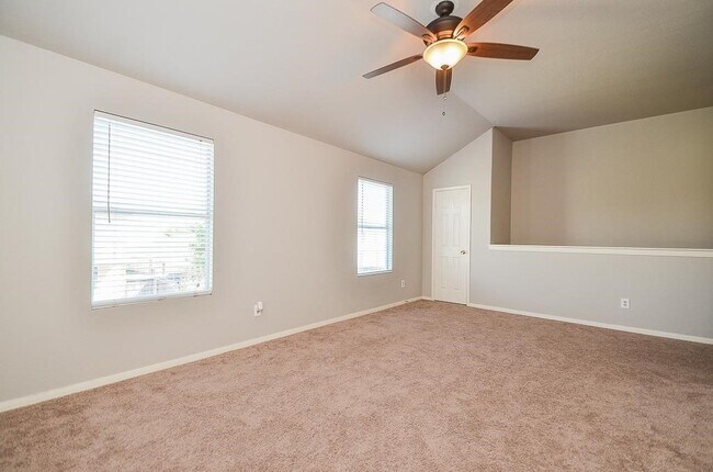 Building Photo - 18334 Grove Brook Ln