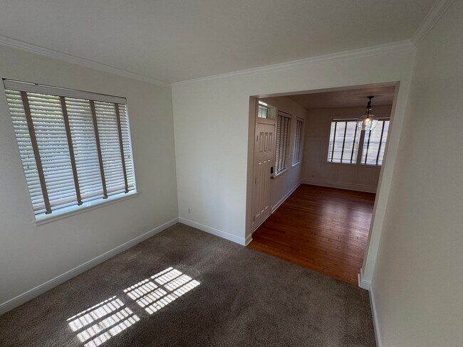 Building Photo - Gorgeous 3 bedroom 3 bathroom home in Mill Creek AVAILABLE NOW
