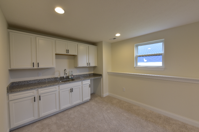 Building Photo - 4325 Harold Dr