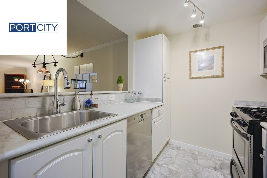 Building Photo - 15 North Beacon St