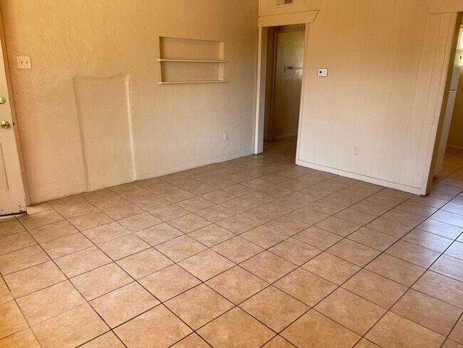 Building Photo - MOVE IN SPECIAL-500.00 OFF 1ST MONTHS RENT...
