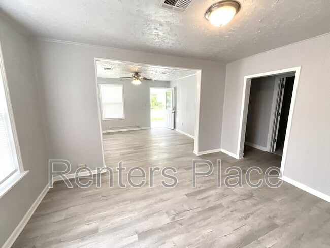 Building Photo - 4204 S 25th W Ave