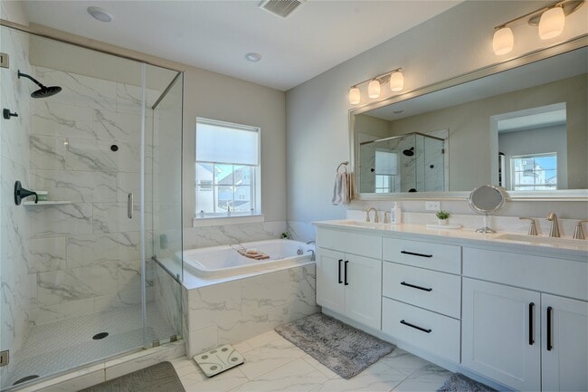 Building Photo - 3603 Kensington Gdns Ln