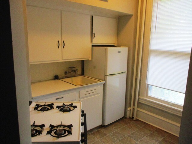 Building Photo - 505 E Front St