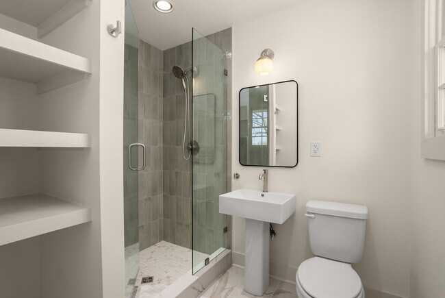 Building Photo - 234 NW Clearview Dr