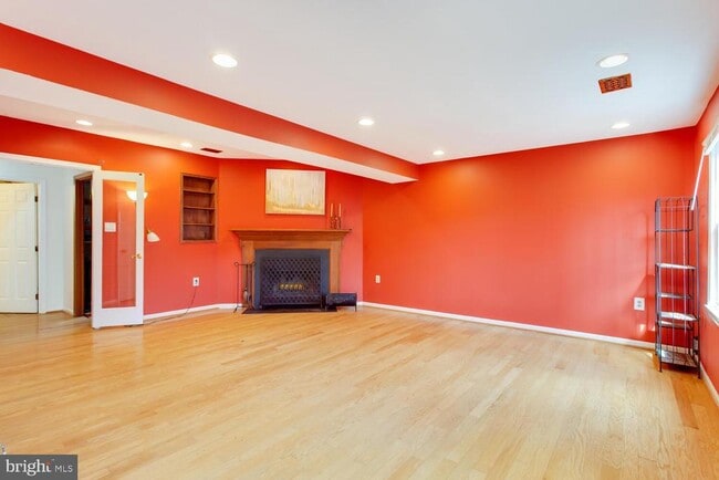 Building Photo - 4428 Holly Ave