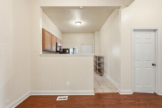 Building Photo - 309 W 41st St