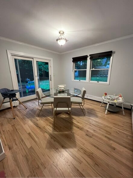 Eating area off kitchen - 17 Arnold St
