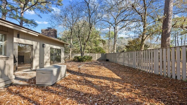 Building Photo - 904 Dogwood Ct