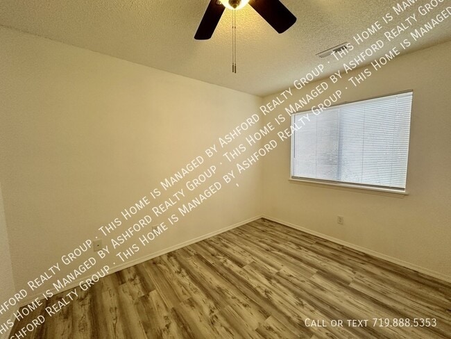 Building Photo - 1120 Yuma St