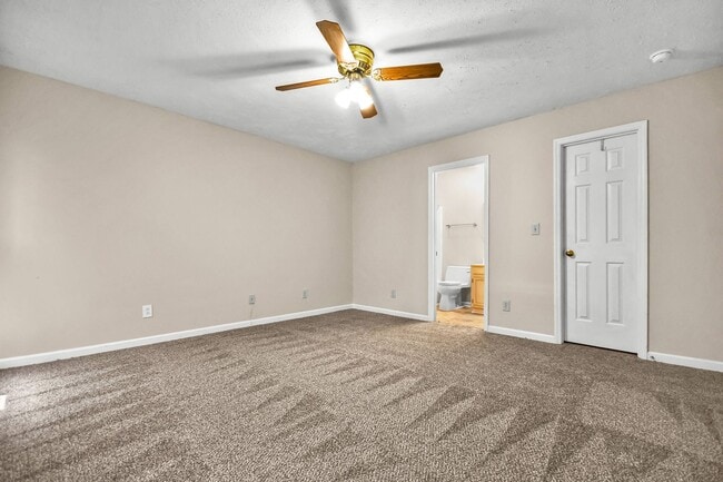 Building Photo - Ranch Home on Creek Lot!