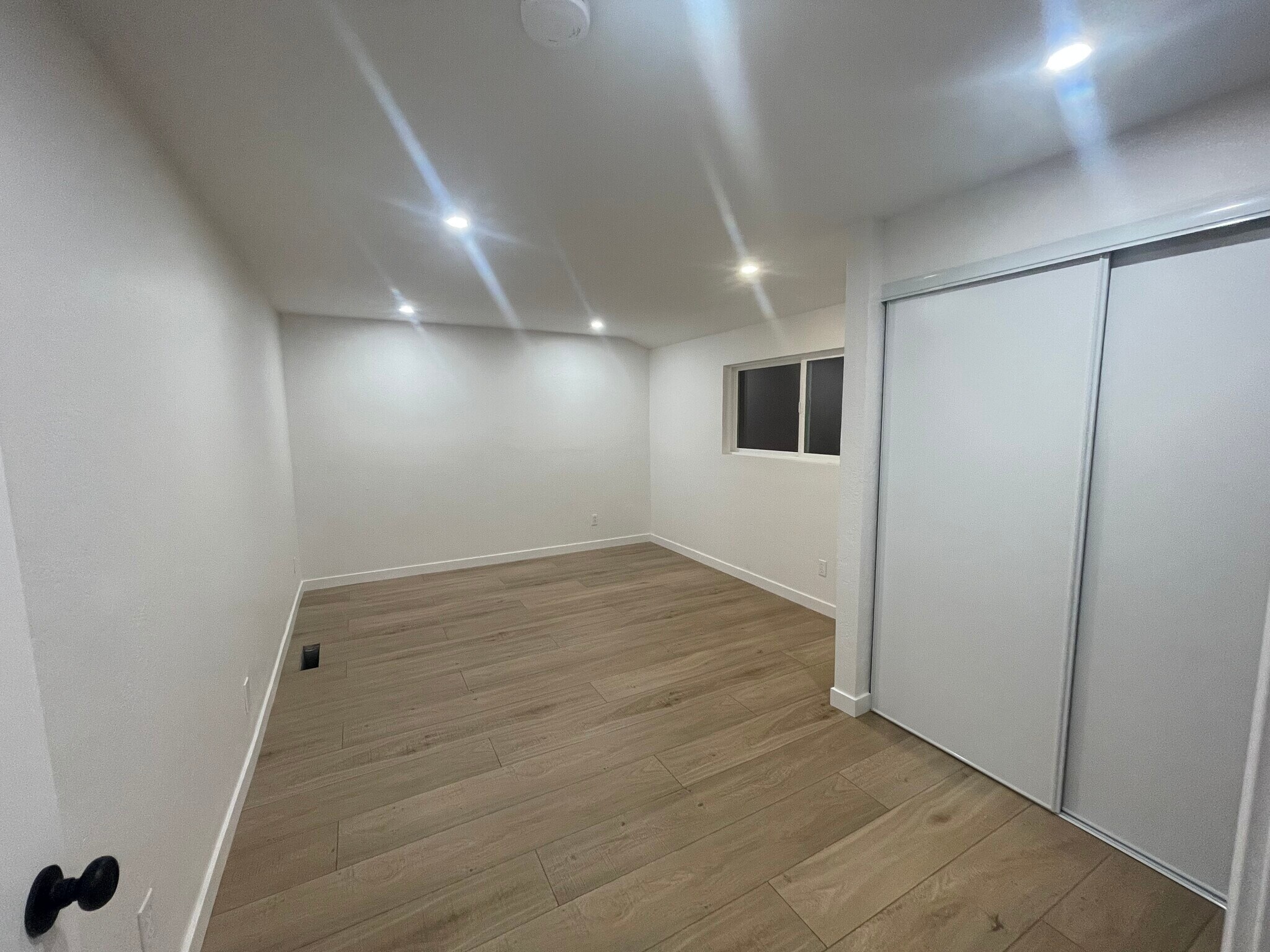 Building Photo - 2204 Lausett Ave