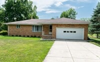 Building Photo - 10976 Shaker Dr