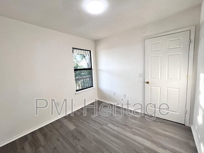 Building Photo - 606 Virginia St