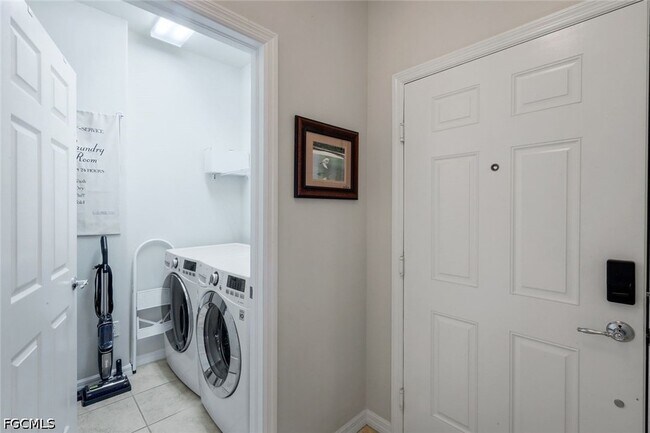 Building Photo - 11751 Pasetto Ln