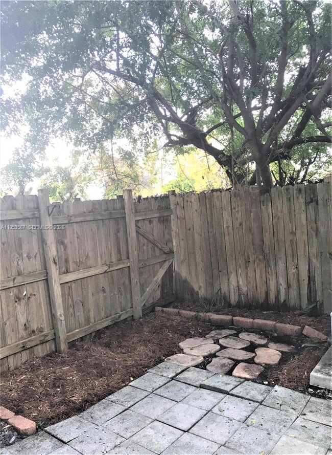 Building Photo - 2201 Monroe St