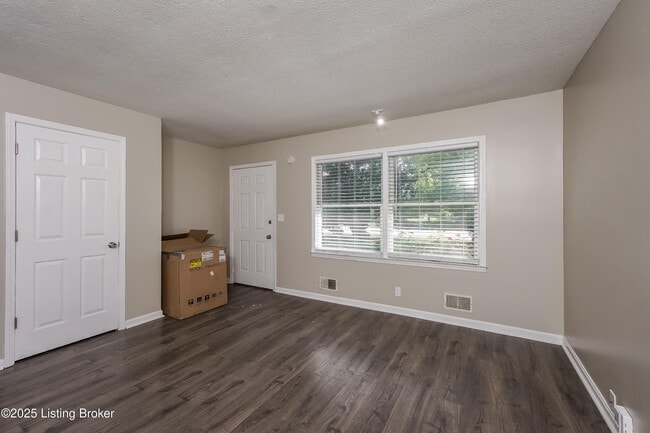 Building Photo - 3804 Breckenridge Ln