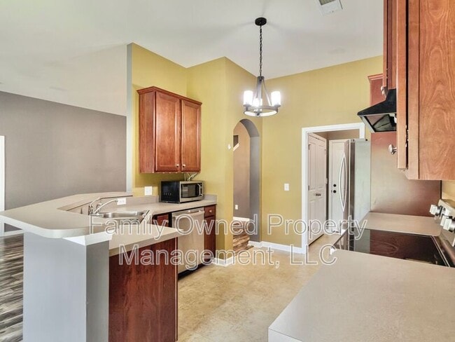 Building Photo - 266 Mayfield Dr