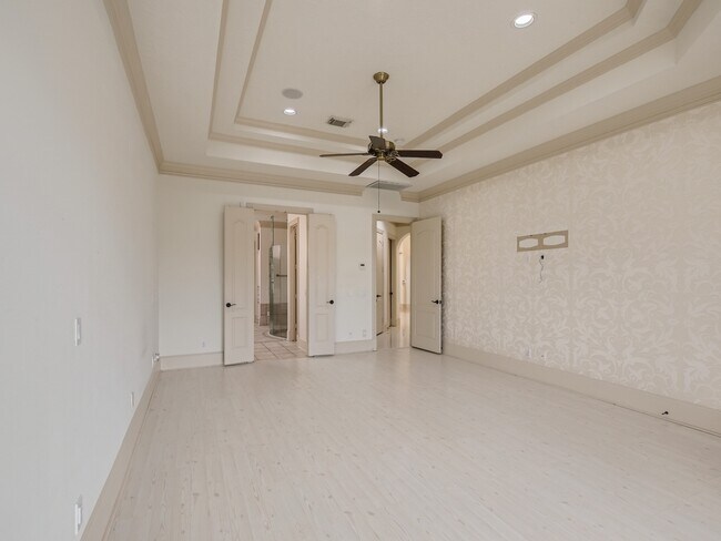 Building Photo - 19027 Crescent Bay Dr