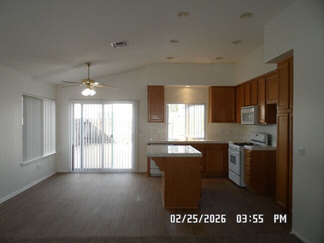 Building Photo - 3 Bedrooms, 2 Bathrooms, Approx 1582 sq. ft., 2 Car Garage, Fenced Back Yard, Rock-scaped Front Y...