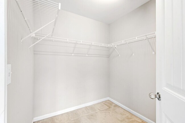 Building Photo - Modern Elegance in Brightleaf: 3-Bedroom Townhouse with Amenities Galore