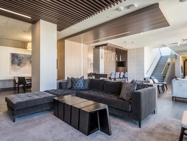Building Photo - 400 Army Navy Dr