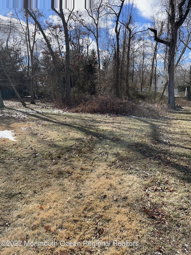 Building Photo - 3 Windsor Dr