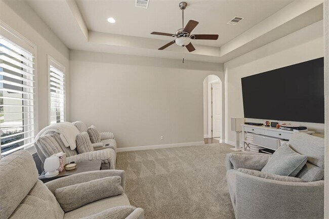 Building Photo - 654 Linden Lp