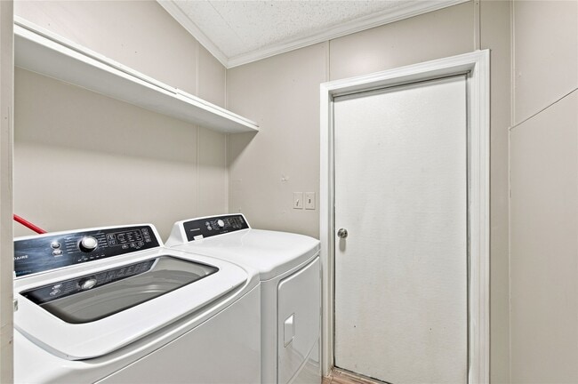 Building Photo - 1133 Rd 5823